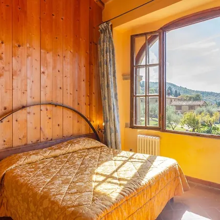 Isa-farmhouse With Swimming-pool In Chianti-area In The Middle Of Tuscan Nature Aparthotel *